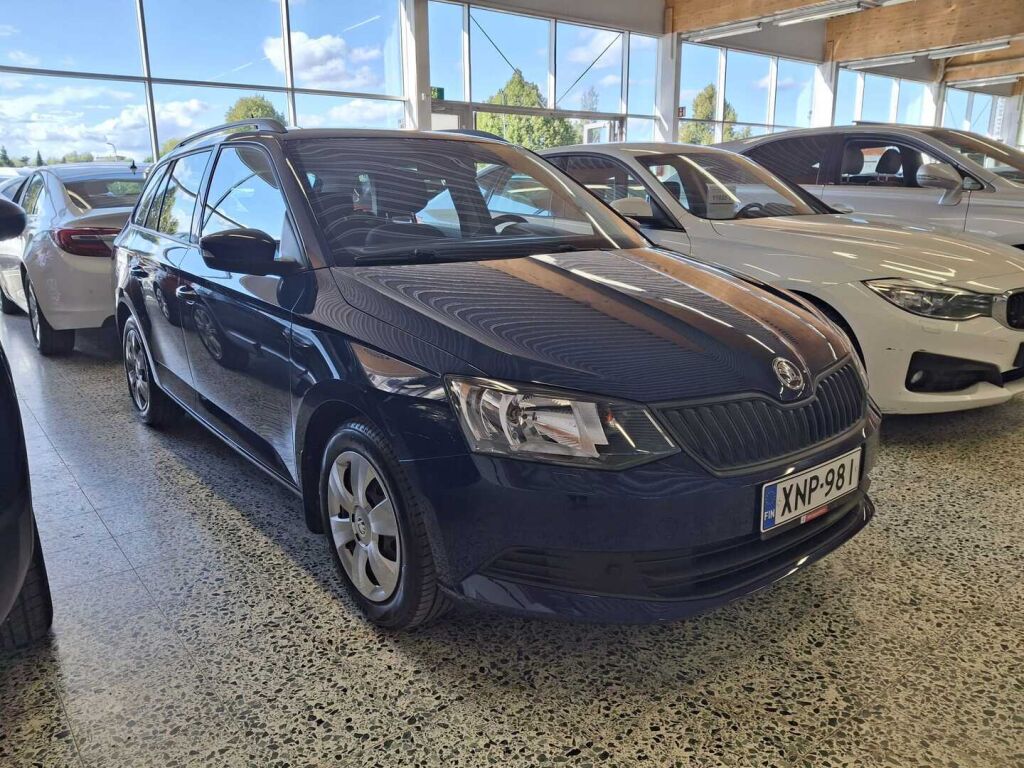 Skoda Fabia 2015 Sininen