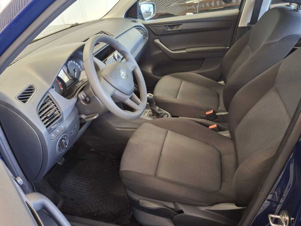 Skoda Fabia 2015 Sininen