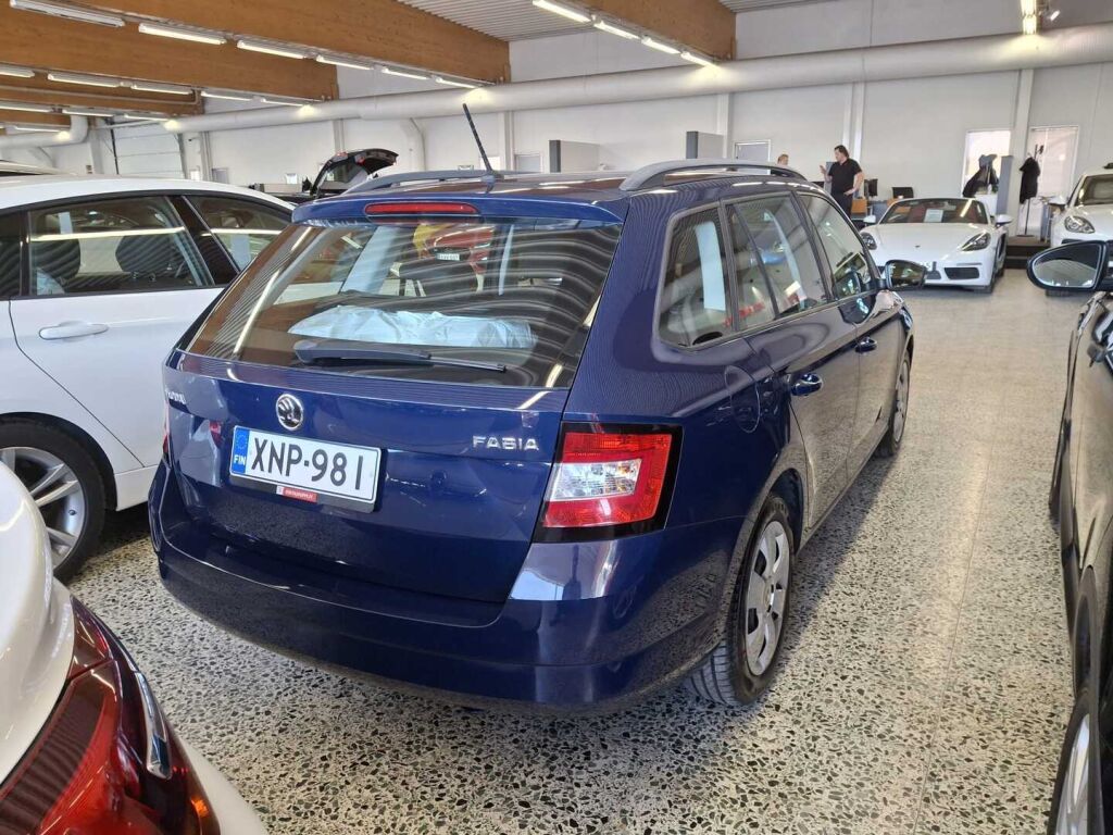 Skoda Fabia 2015 Sininen
