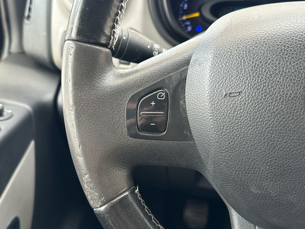 Renault Trafic 2016 Valkoinen