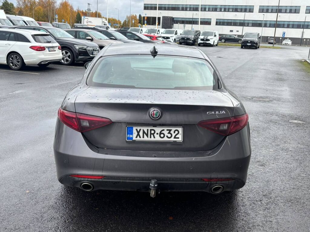 Alfa Romeo Giulia 2017 Harmaa