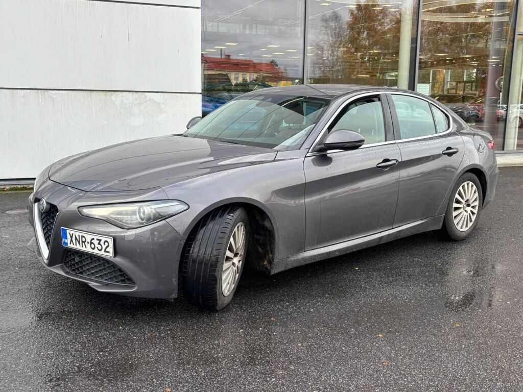 Alfa Romeo Giulia 2017 Harmaa