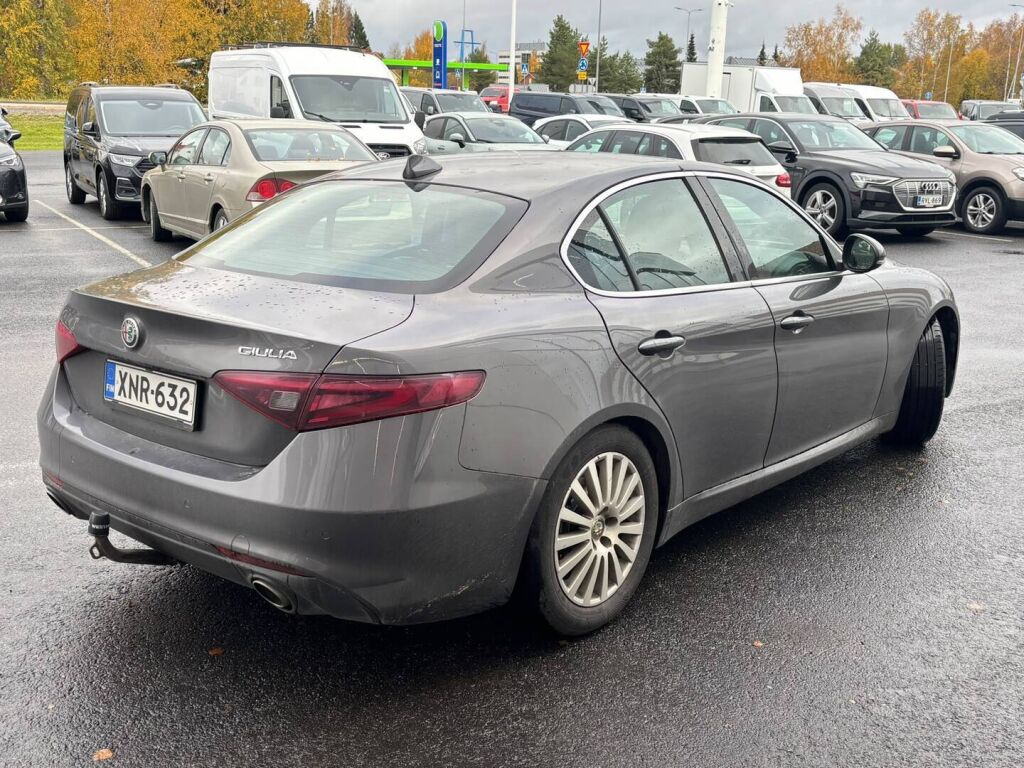 Alfa Romeo Giulia 2017 Harmaa