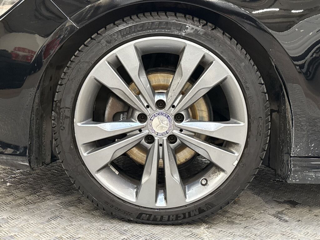 Mercedes-Benz CLA 2016 Musta