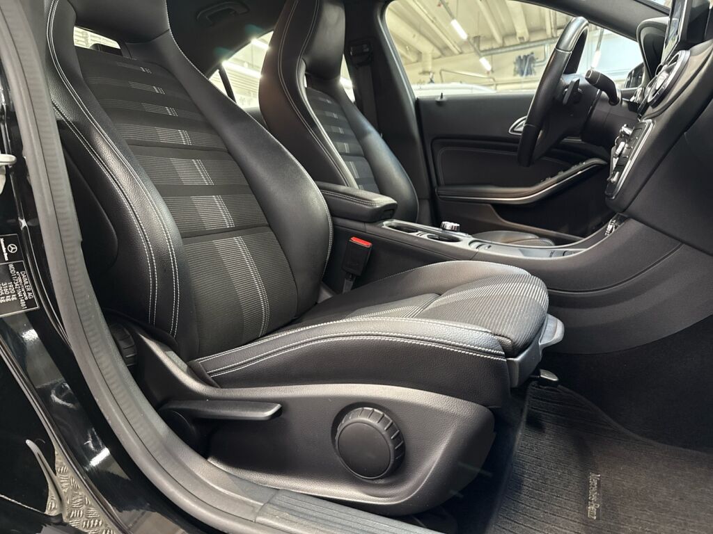 Mercedes-Benz CLA 2016 Musta