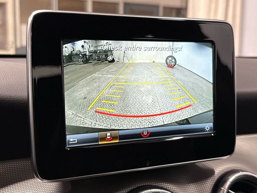 Mercedes-Benz CLA 2016 Musta