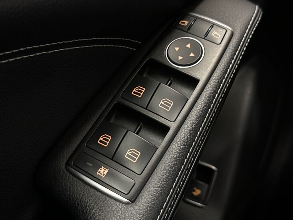 Mercedes-Benz CLA 2016 Musta