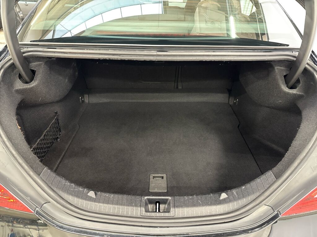 Mercedes-Benz CLA 2016 Musta