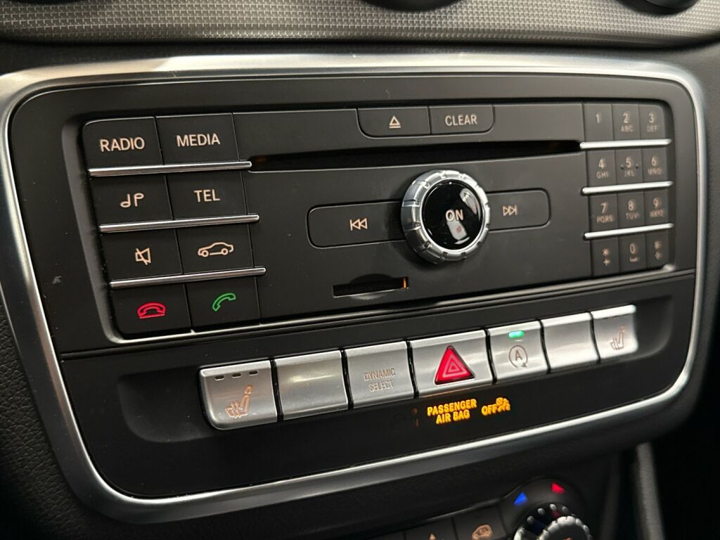 Mercedes-Benz CLA 2016 Musta