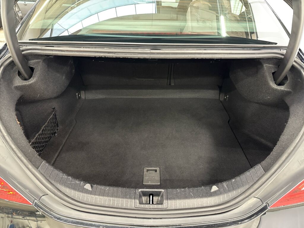 Mercedes-Benz CLA 2016 Musta