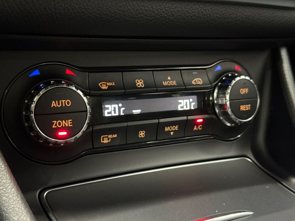 Mercedes-Benz CLA 2016 Musta