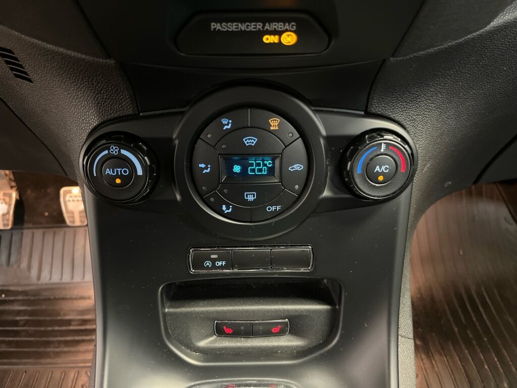 Ford Fiesta 2017 Punainen