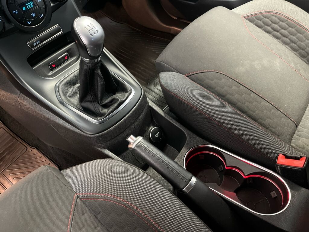 Ford Fiesta 2017 Punainen