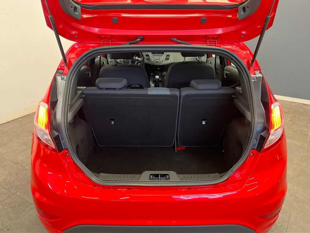 Ford Fiesta 2017 Punainen