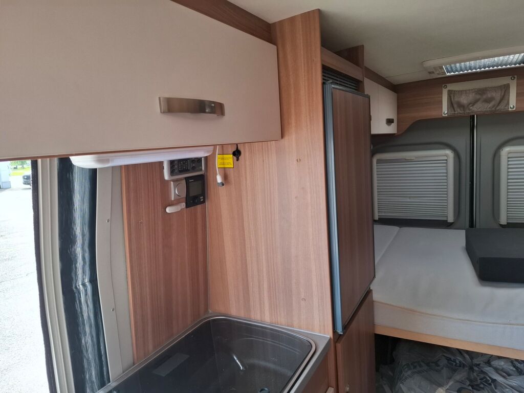 Weinsberg CARABUS 600 2016 Harmaa