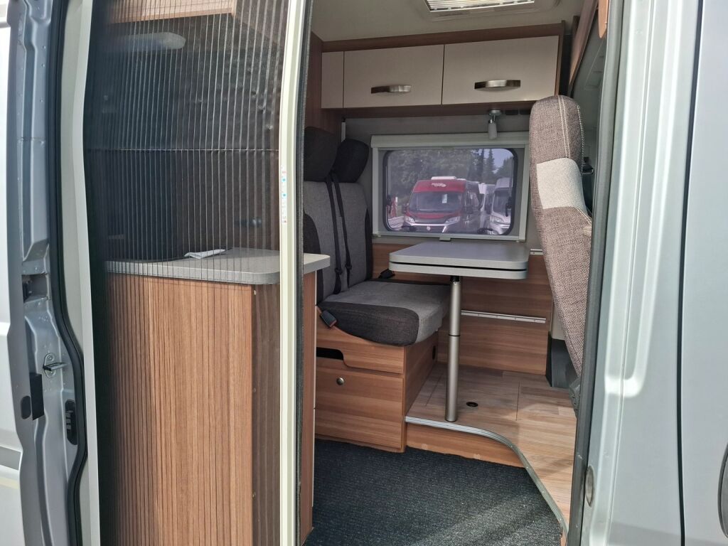 Weinsberg CARABUS 600 2016 Harmaa