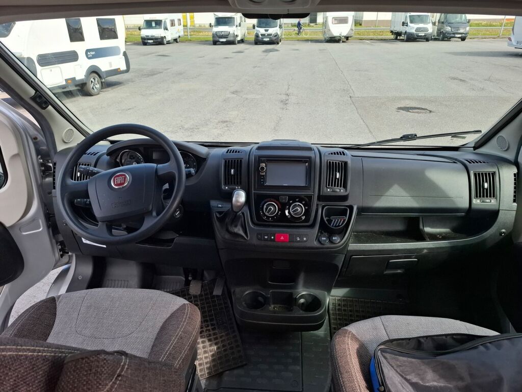 Weinsberg CARABUS 600 2016 Harmaa