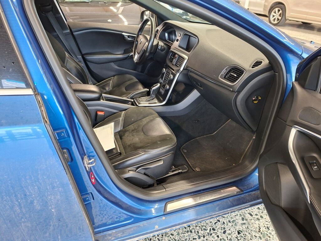 Volvo V40 2017 Sininen