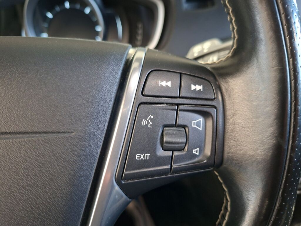 Volvo V40 2017 Sininen