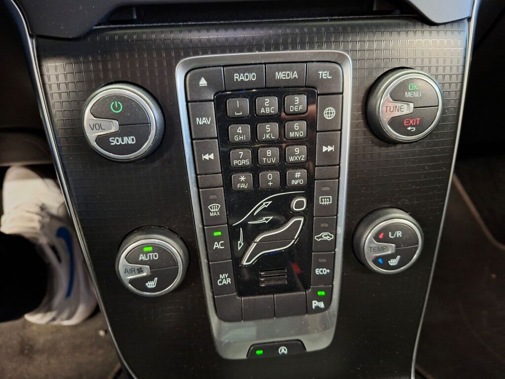 Volvo V40 2017 Sininen