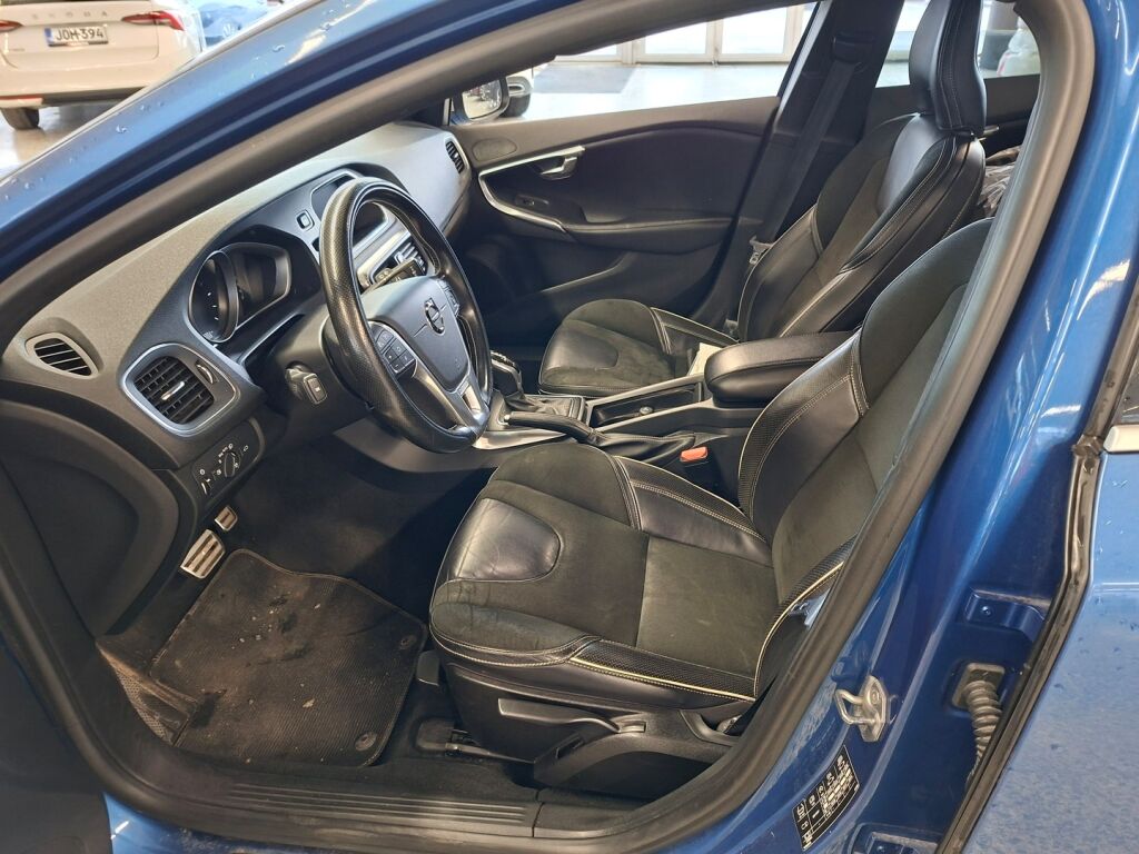 Volvo V40 2017 Sininen