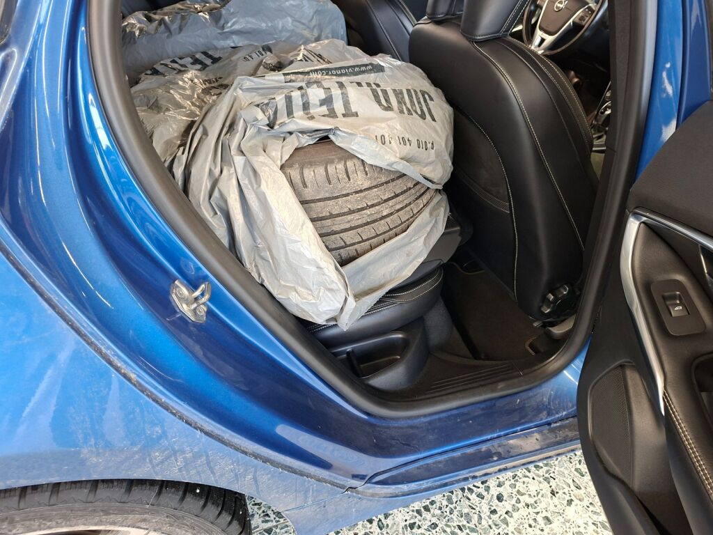 Volvo V40 2017 Sininen