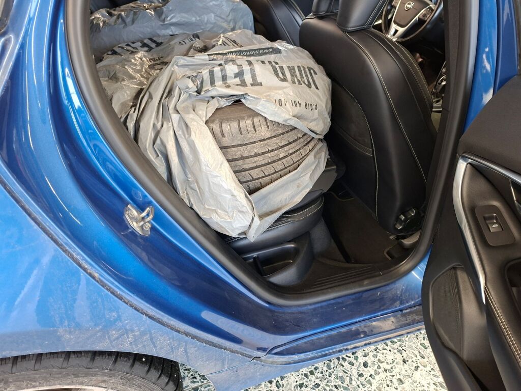 Volvo V40 2017 Sininen