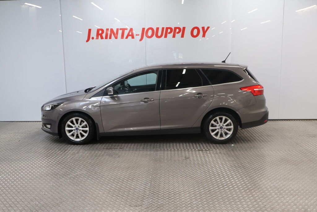 Ford Focus 2016 Ruskea (beige)
