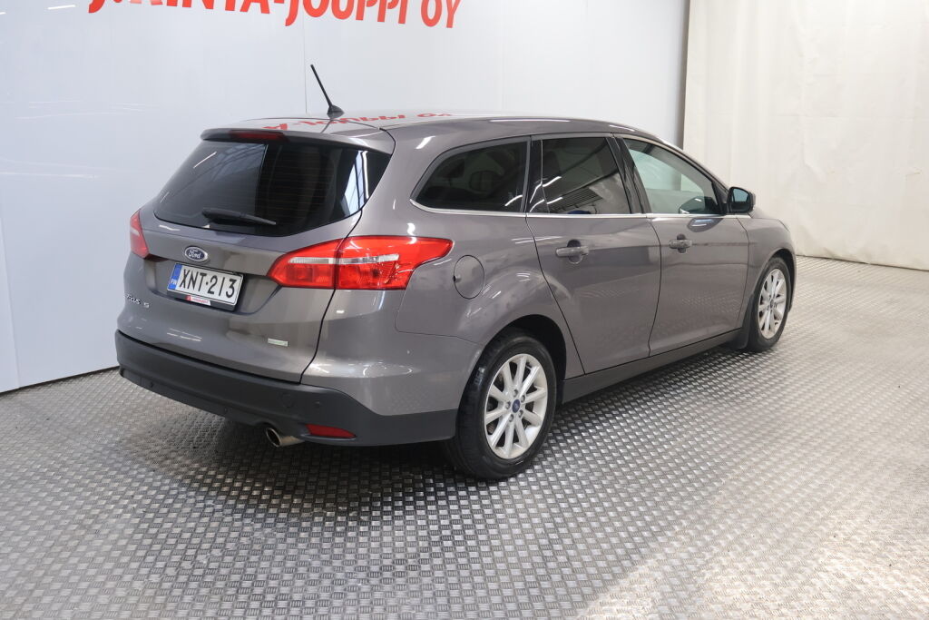Ford Focus 2016 Ruskea (beige)