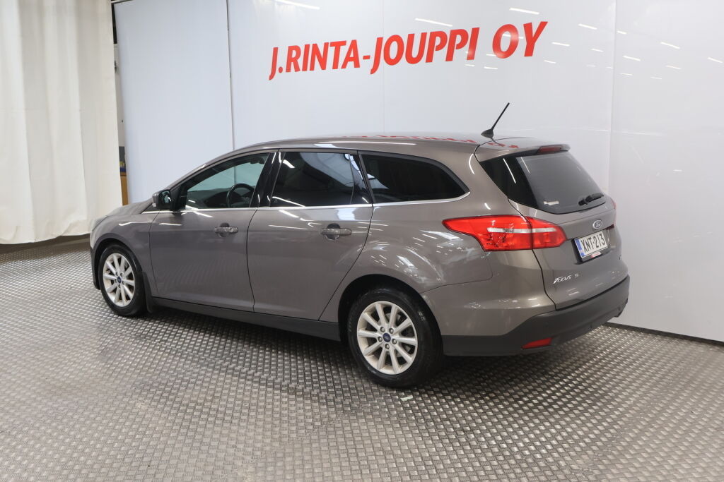 Ford Focus 2016 Ruskea (beige)
