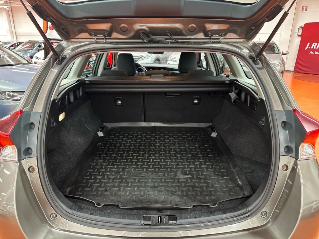 Toyota Auris 2016 Harmaa