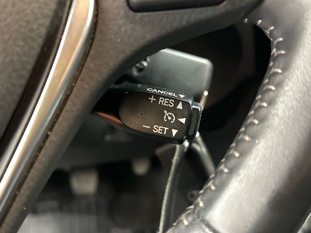 Toyota Auris 2016 Harmaa