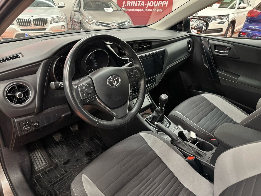 Toyota Auris 2016 Harmaa