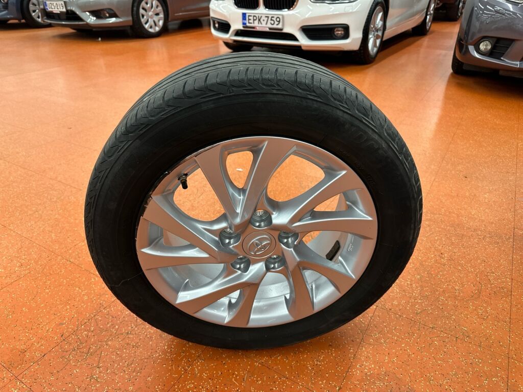 Toyota Auris 2016 Harmaa