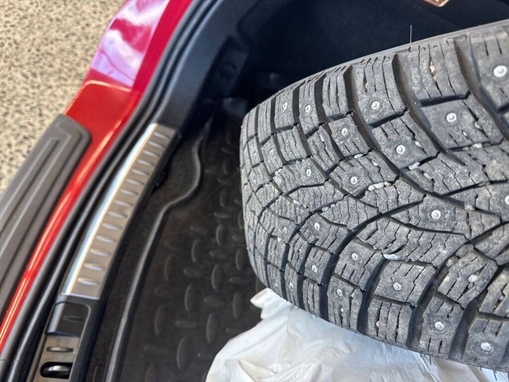 Toyota Auris 2016 Punainen