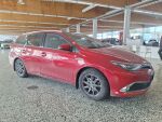 Toyota Auris 2016 Punainen