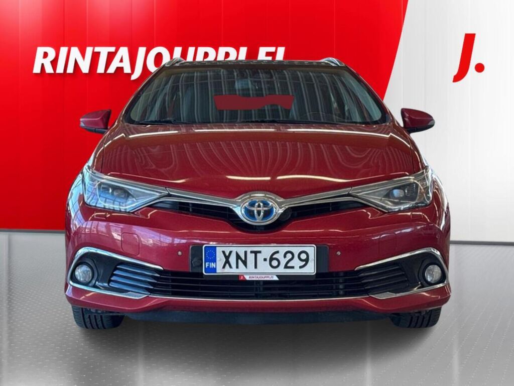 Toyota Auris 2016 Punainen