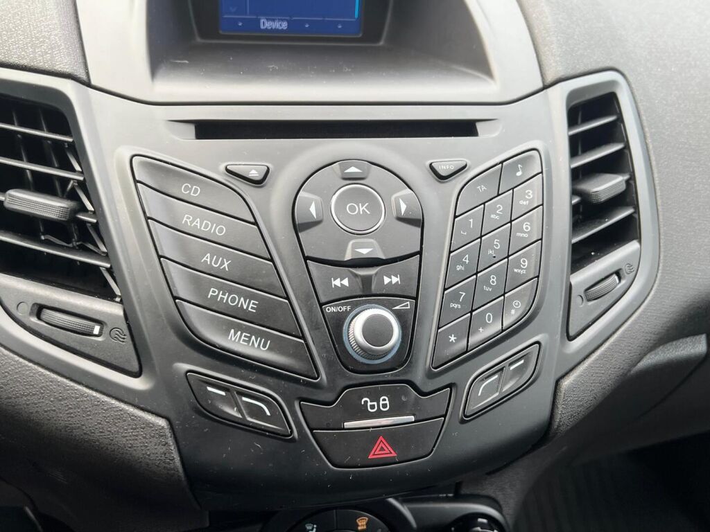 Ford Fiesta 2016 Punainen