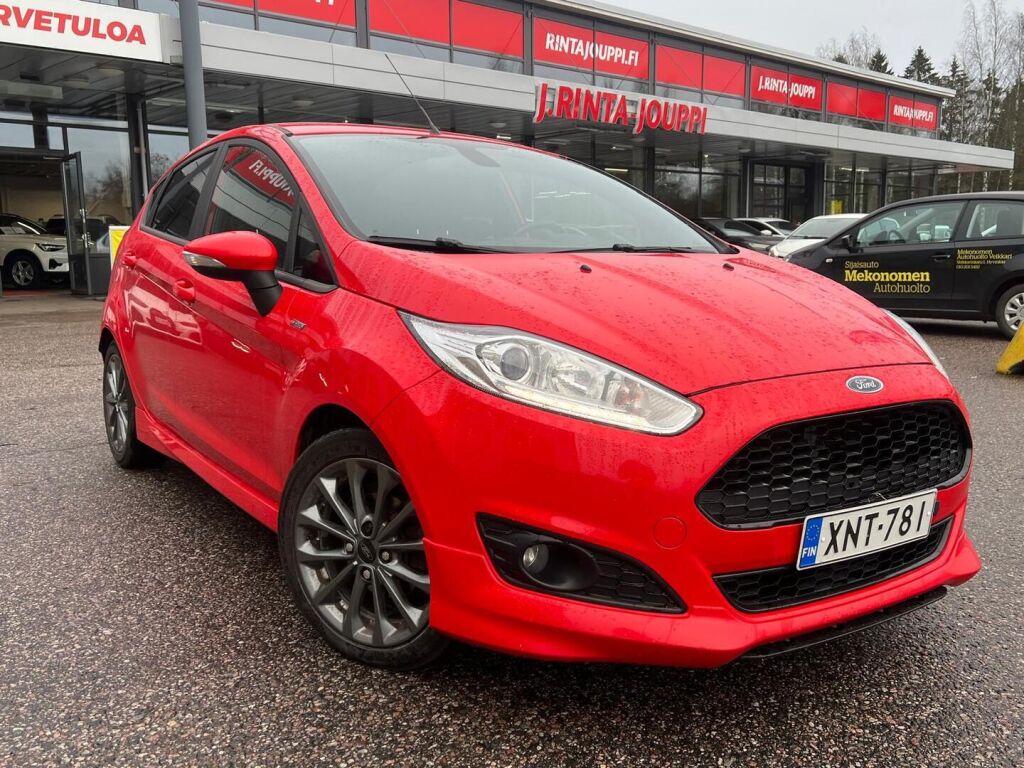 Ford Fiesta 2016 Punainen