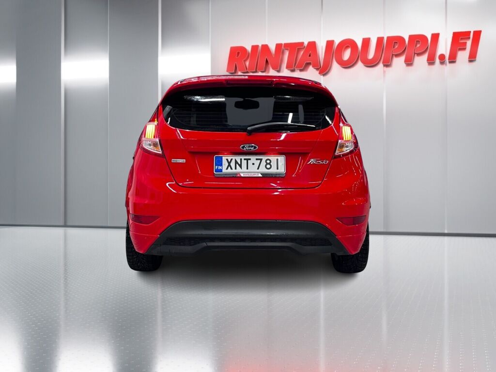 Ford Fiesta 2016 Punainen