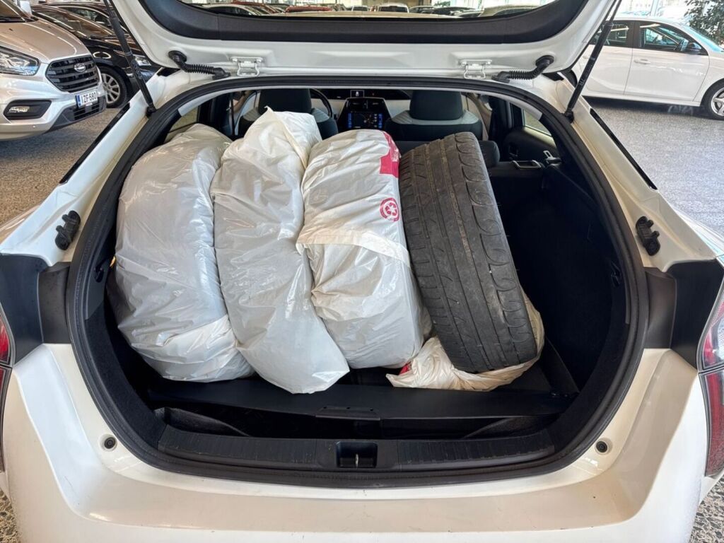 Toyota Prius 2016 Valkoinen