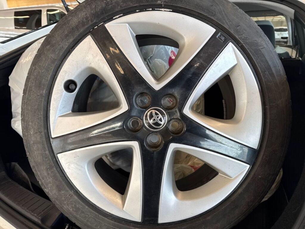 Toyota Prius 2016 Valkoinen