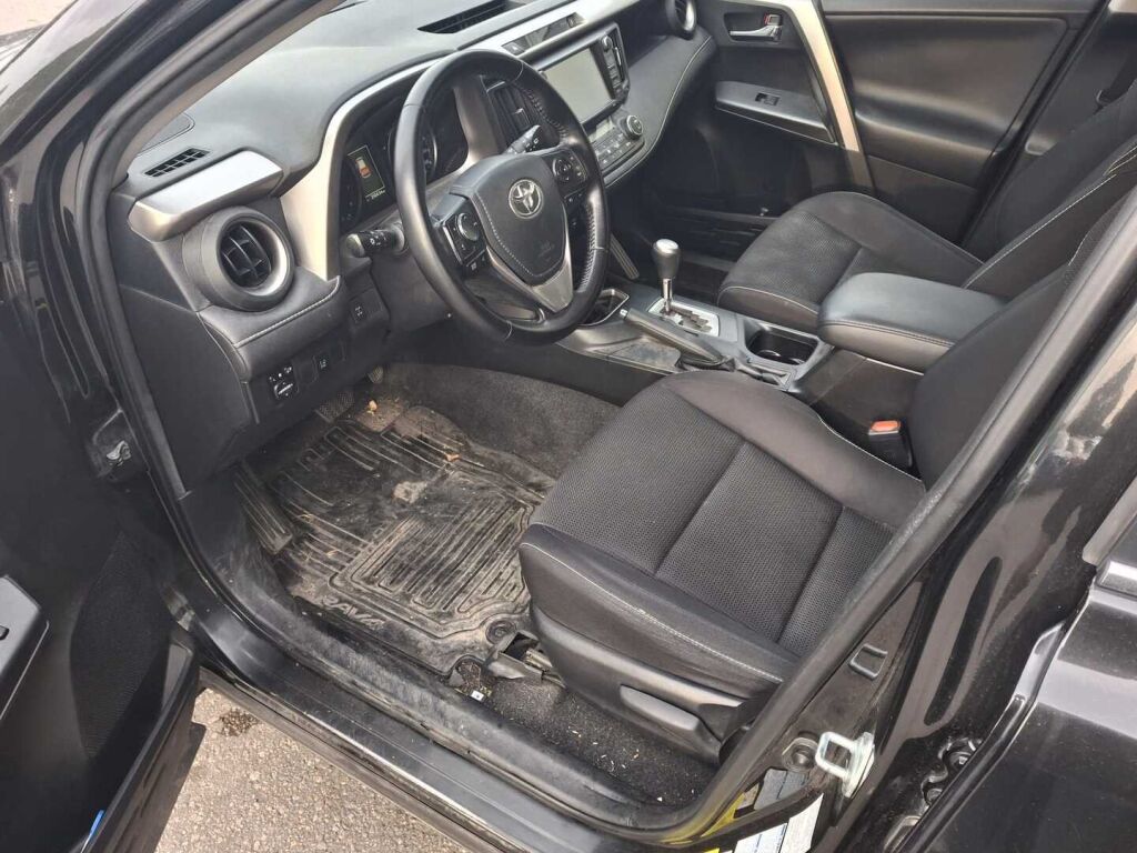 Toyota RAV4 2016 Musta