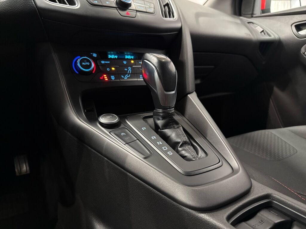 Ford Focus 2017 Punainen