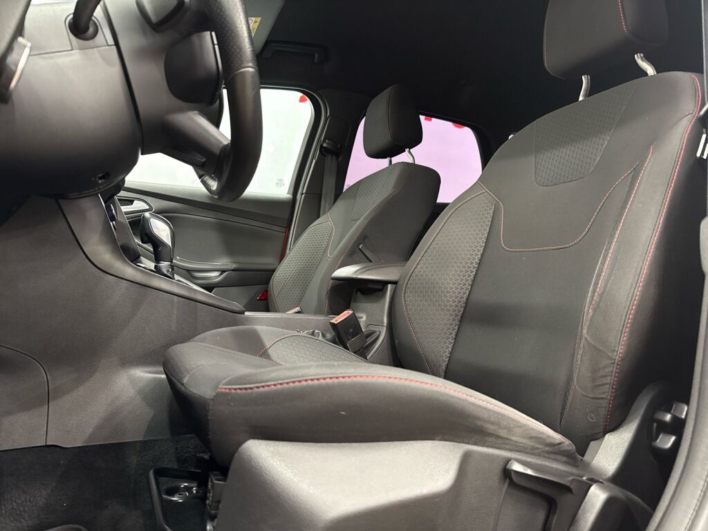 Ford Focus 2017 Punainen