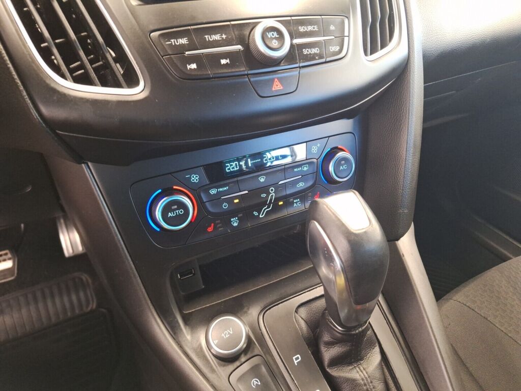 Ford Focus 2017 Punainen