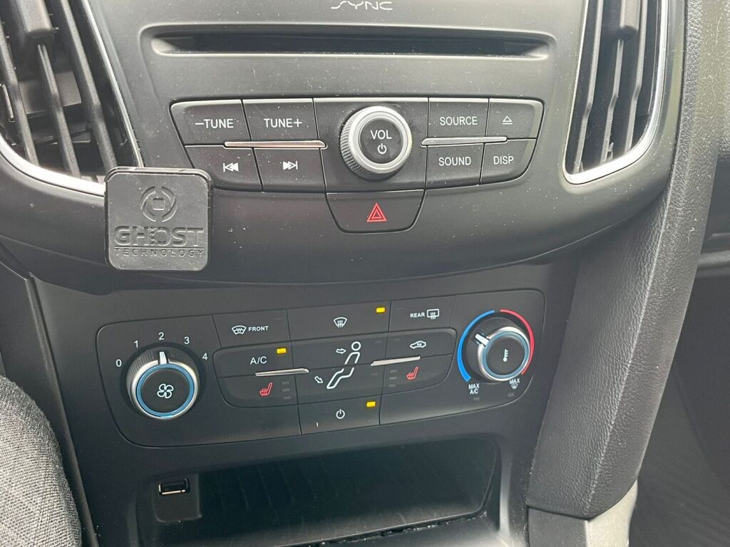 Ford Focus 2016 Musta