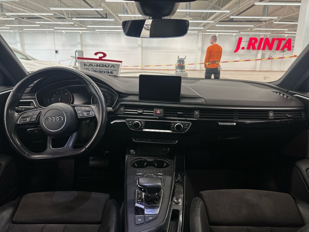 Audi A4 2016 Musta