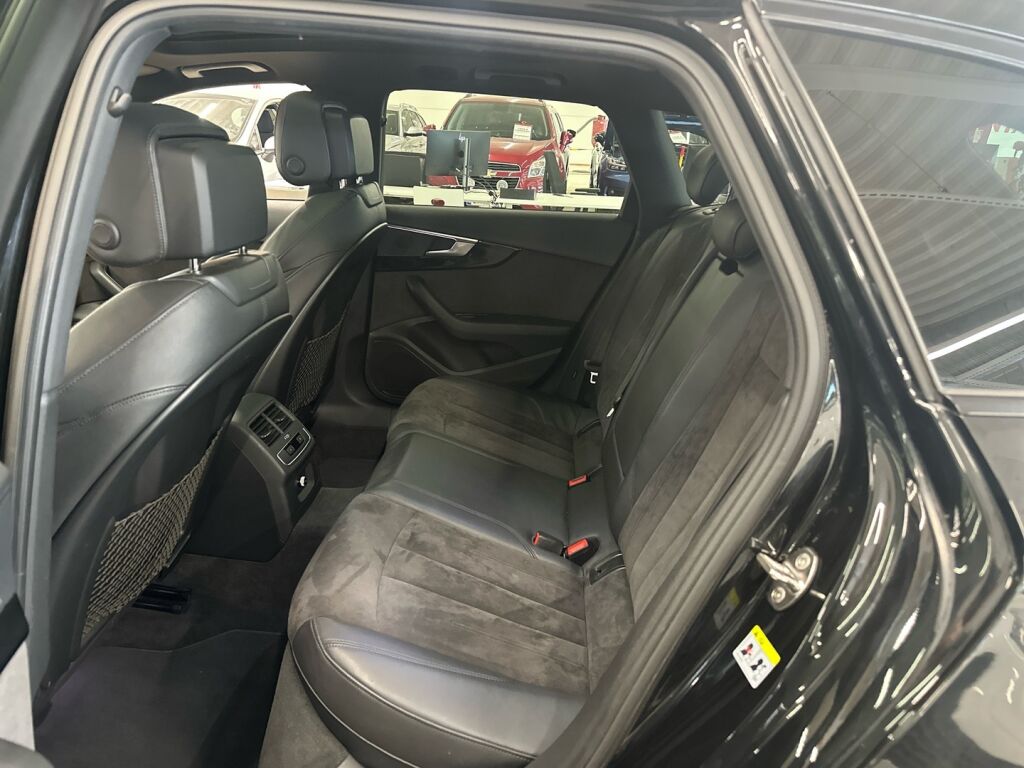Audi A4 2016 Musta