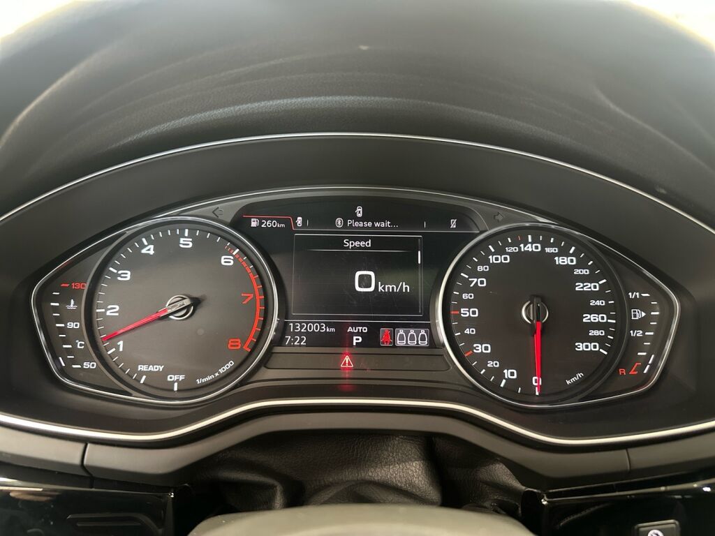 Audi A4 2016 Musta